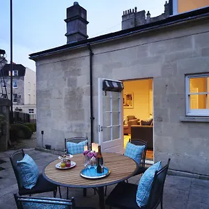 Circle Camden House Holiday home Bath